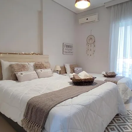 Rock & Roll 2 - Modern Apartment In Trikala Exterior photo